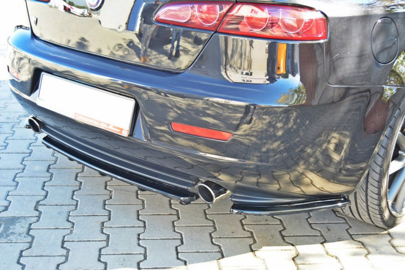 Maxton Design - CENTRAL REAR SPLITTER ALFA ROMEO 159 (WITH VERTICAL BARS)
