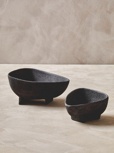 Set of Two Textured Black Bowls | Deriva