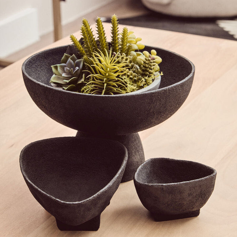 Set of Two Textured Black Bowls | Deriva