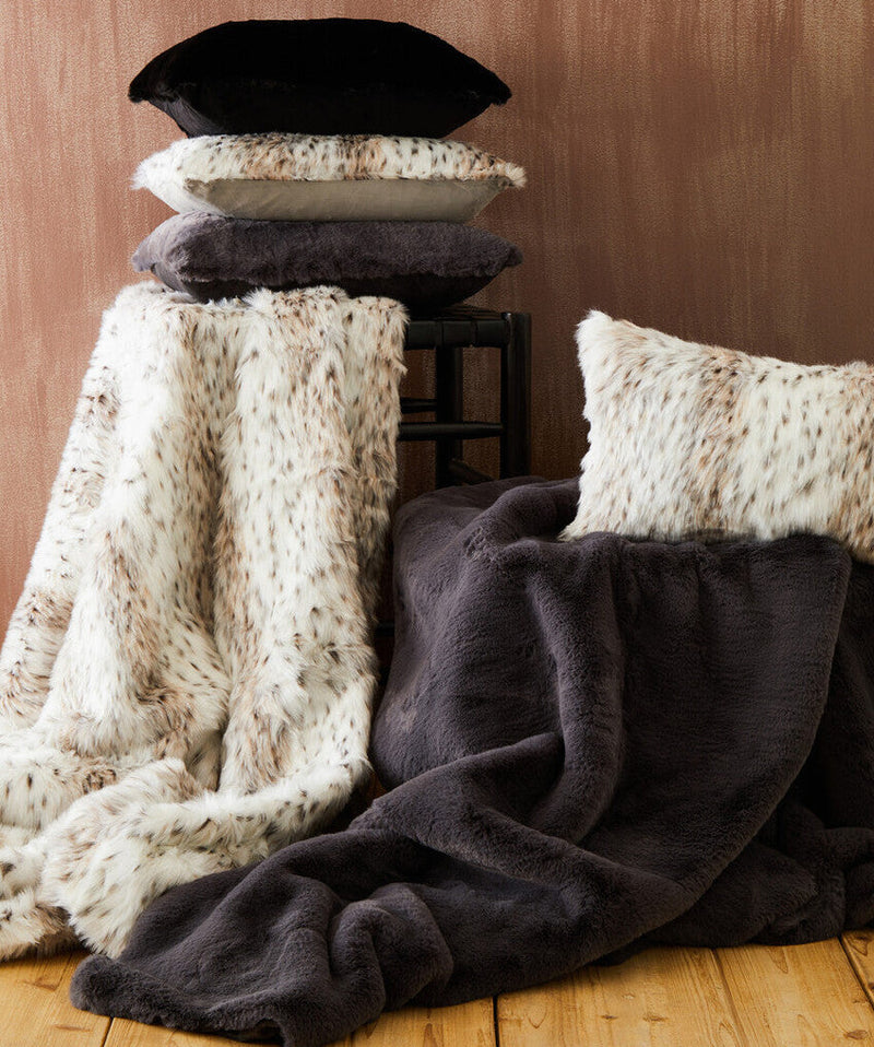Bosie Black Square Fur Cushion | Lamina