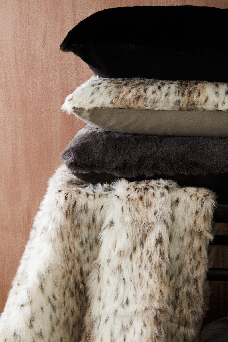 Bosie Black Square Fur Cushion | Lamina