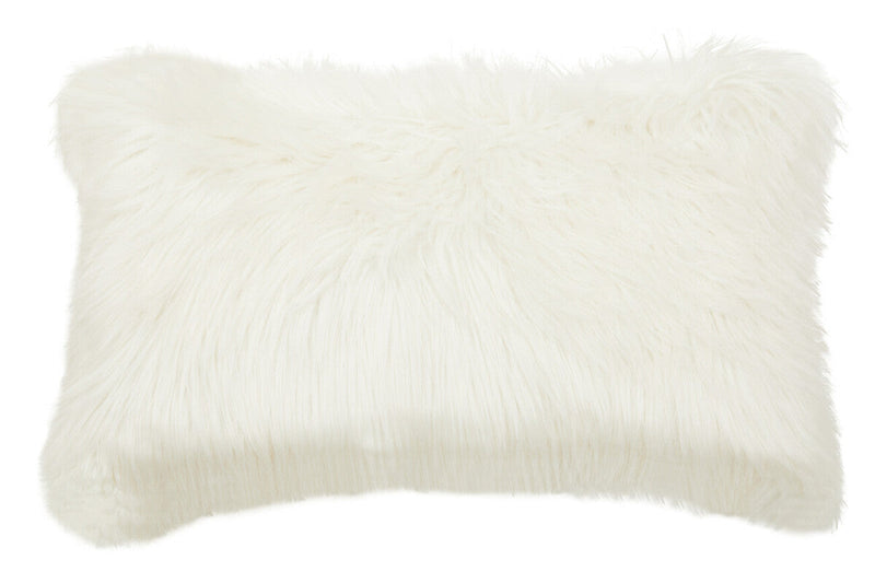 Bosie Cream Fur Cushion | Lamina