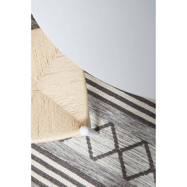 Wishbone Antique White Chair | Lyon