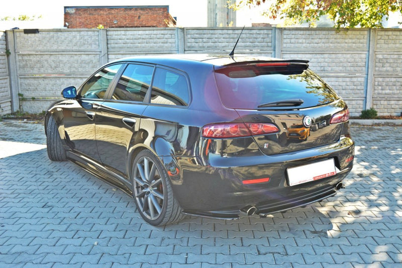 Maxton Design - CENTRAL REAR SPLITTER ALFA ROMEO 159 (WITH VERTICAL BARS)