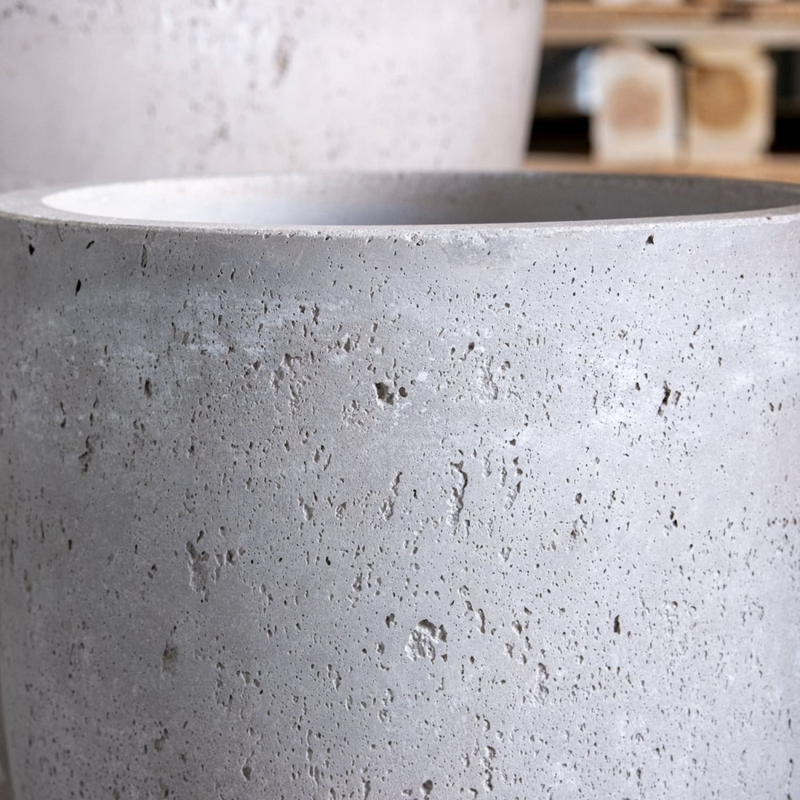 Vessara | Truffle – 40cm Tall Concrete Planter – 15L Vase-Shaped Plant Pot