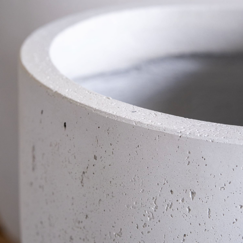 Vessara | White Mist – 40cm Large Tall Concrete Planter – 15L Round Plant Pot