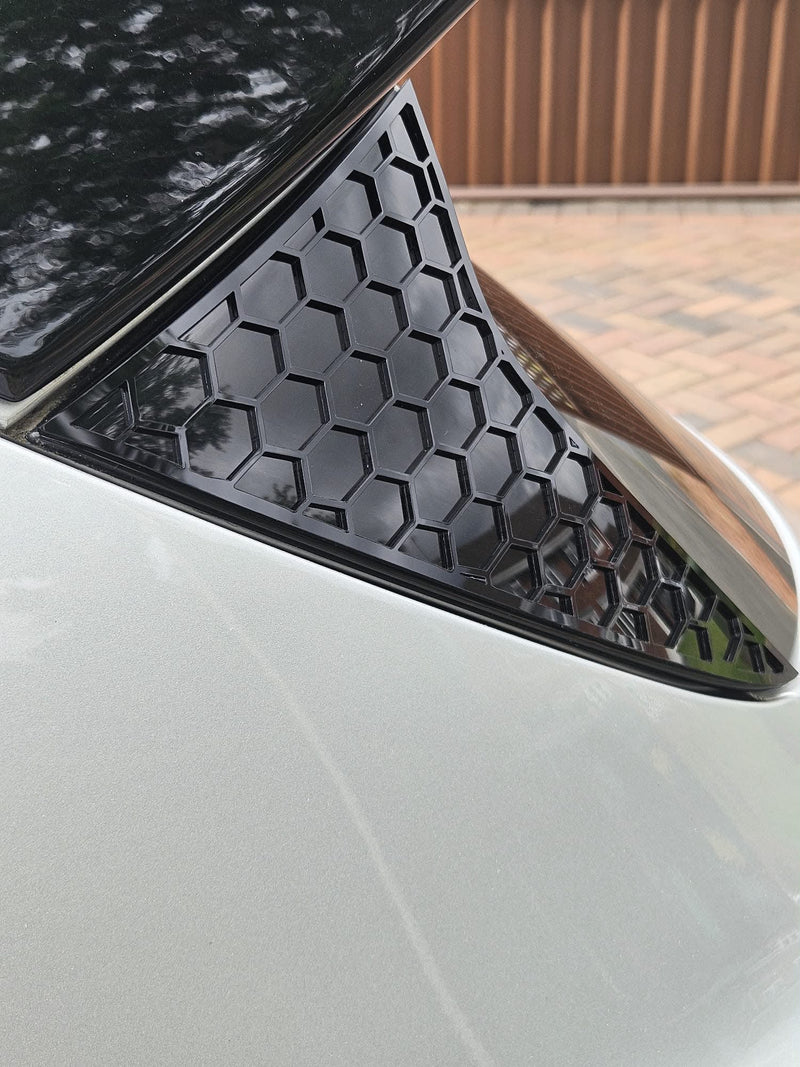 Ford Focus MK4 & MK4.5 (All Models) Rear Window Side Cover (Hex Design)