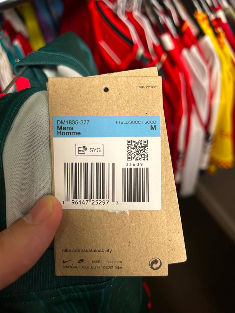 Liverpool 2022-2023 3rd Shirt (BNWT) M