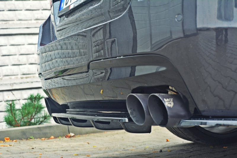 Maxton Design - CENTRAL REAR SPLITTER BMW 5 F11 M-PACK (FITS TWO DOUBLE EXHAUST ENDS)