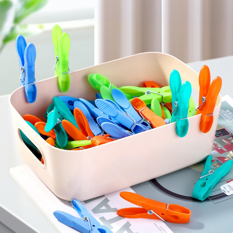 VINSANI 52PK PLASTIC PEGS 1010510