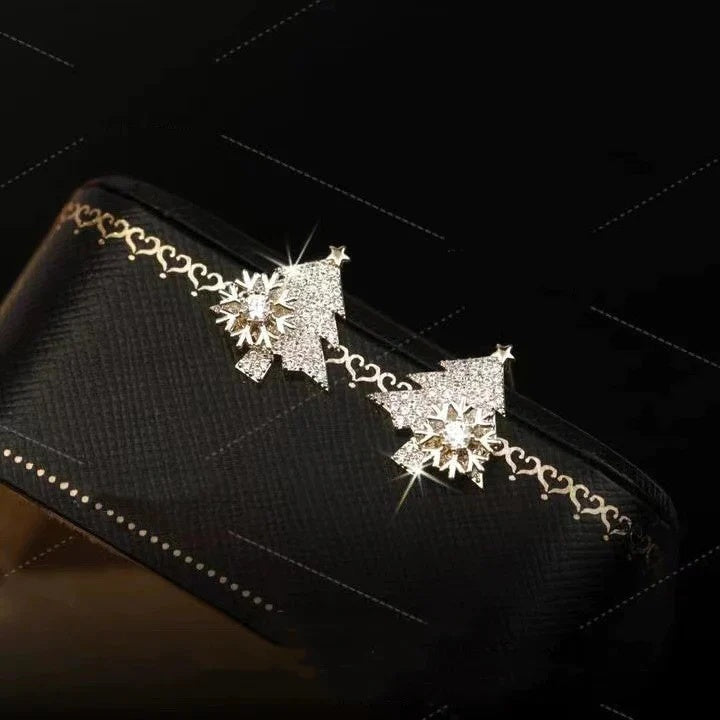 Hollow Out Christmas Tree Earrings With Diamonds