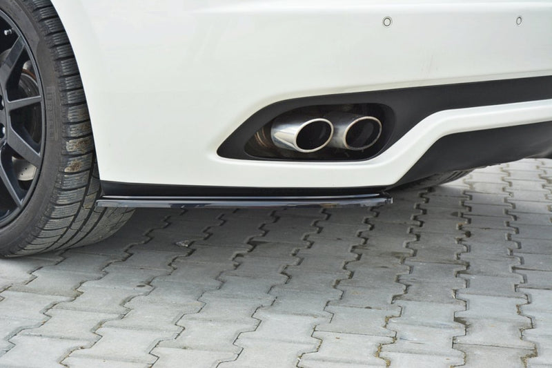 Maxton Design - REAR SIDE SPLITTERS MASERATI GRANTURISMO 2007-2011