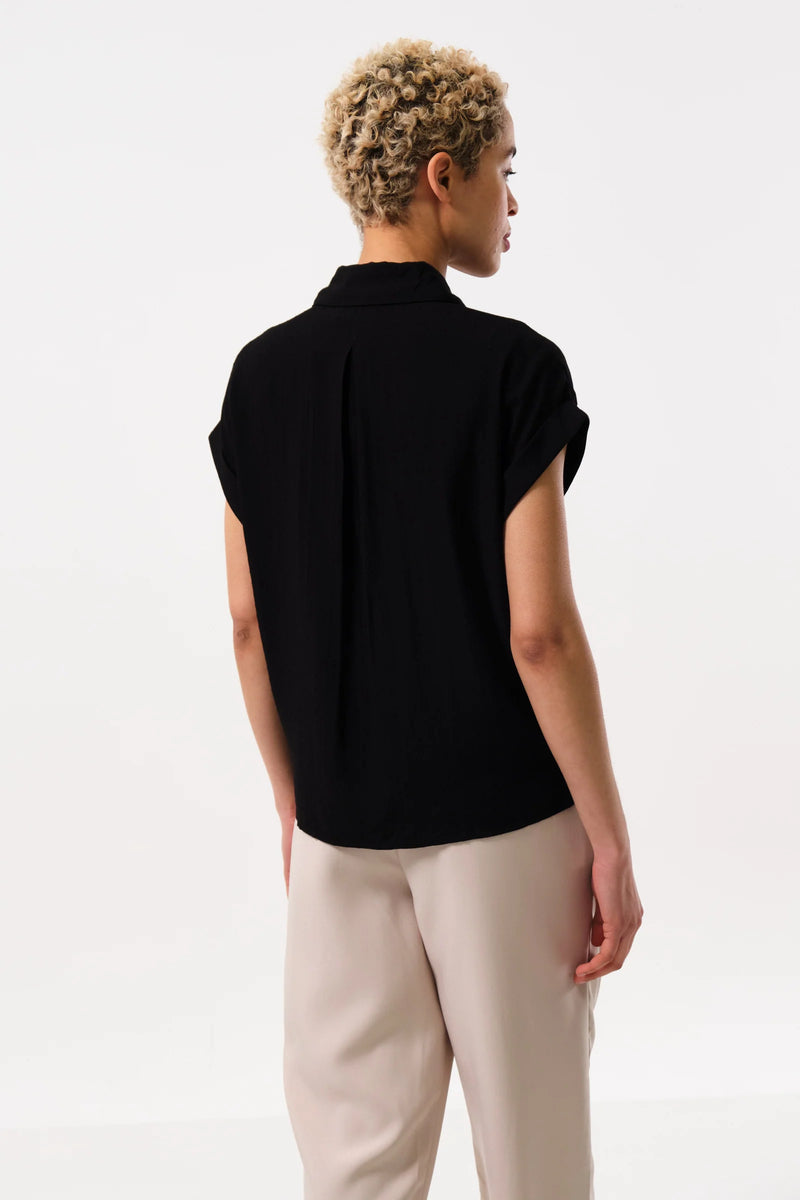 Abinaya Short Sleeved Shirt Black