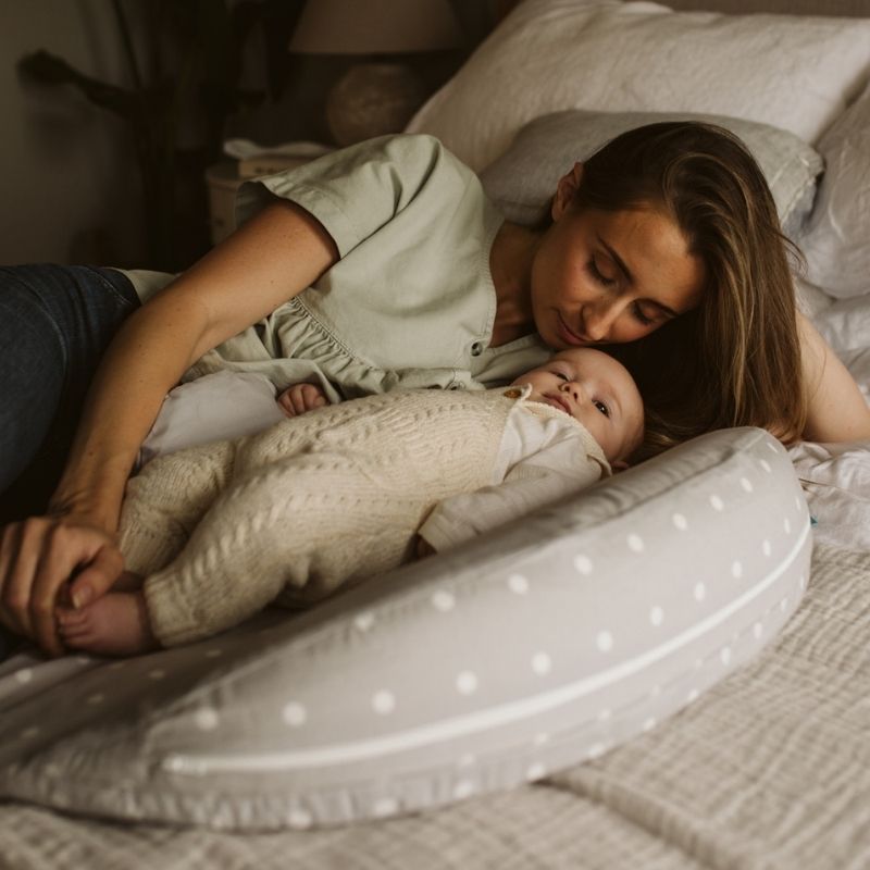 Lie-Down Feeding Pillow - Dotted