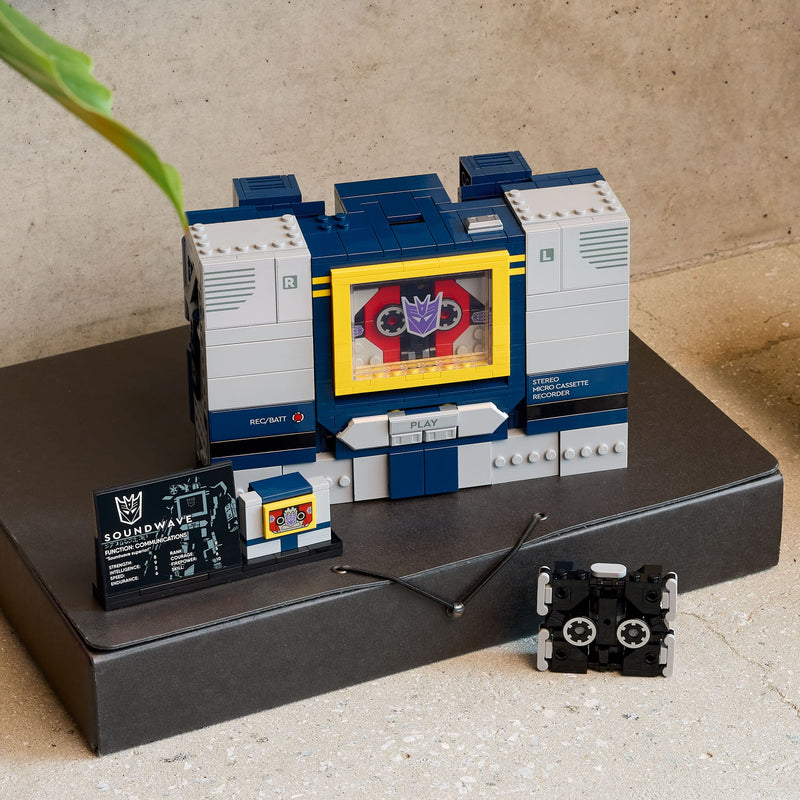 Lego Icons 10358 Transformers: Soundwave for Collectors Aged 18 and Up