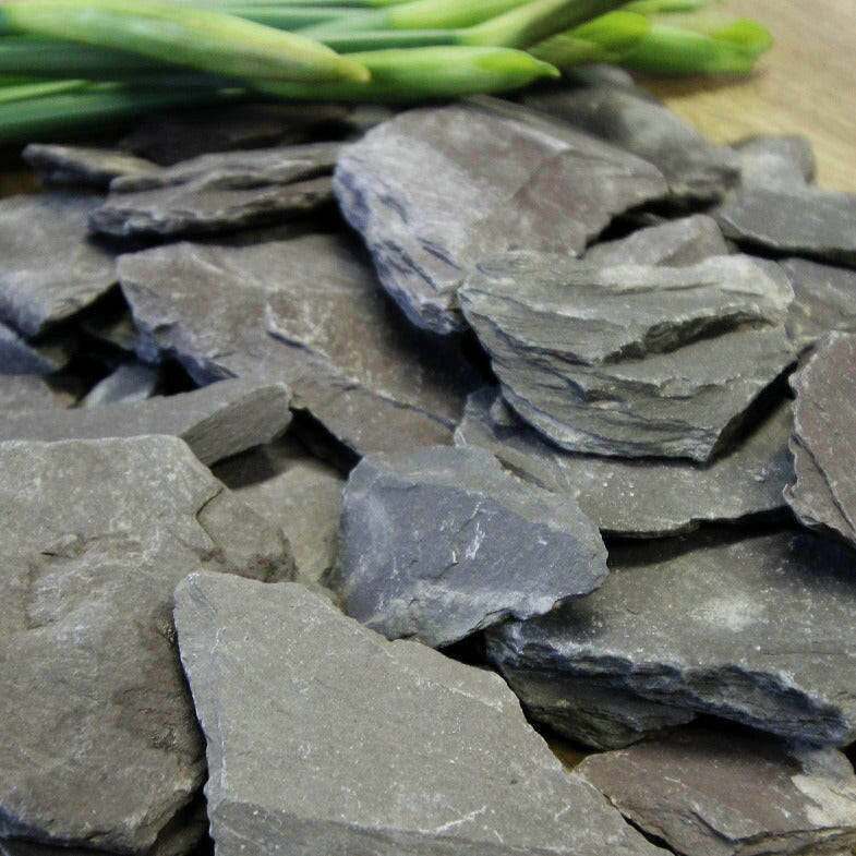 Welsh Blue Plum Crushed Slate Chippings 40mm