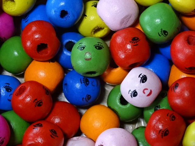 'Happy Faces' Vibrant wood mix 14mm