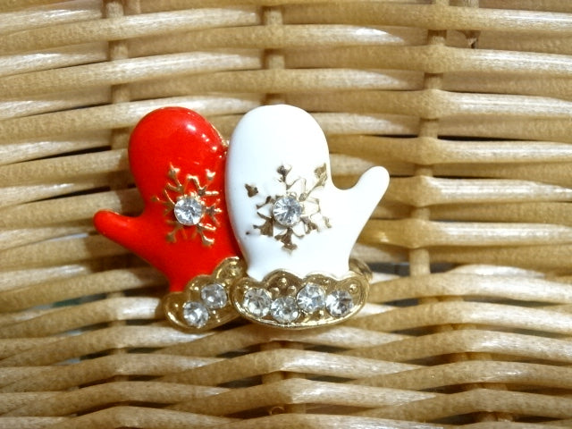 Various Styles / Designs Festive Brooches