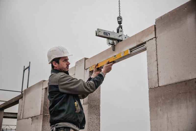 Stabila Telescopic Spirit Level 80T - Precision Adjustable Length for Pros and DIY Enthusiasts