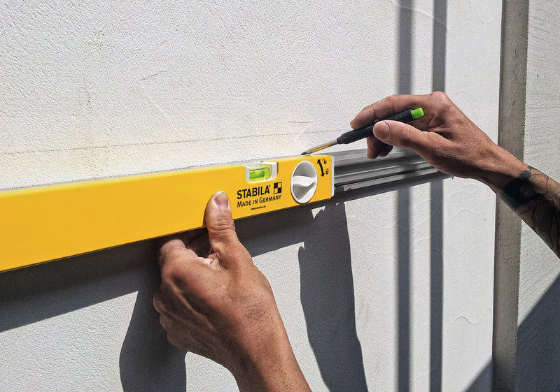 Stabila Telescopic Spirit Level 80T - Precision Adjustable Length for Pros and DIY Enthusiasts