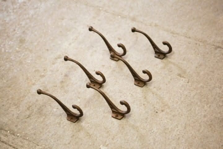 6 Cast Iron Antique Wall Mounted Coat Hooks Rack