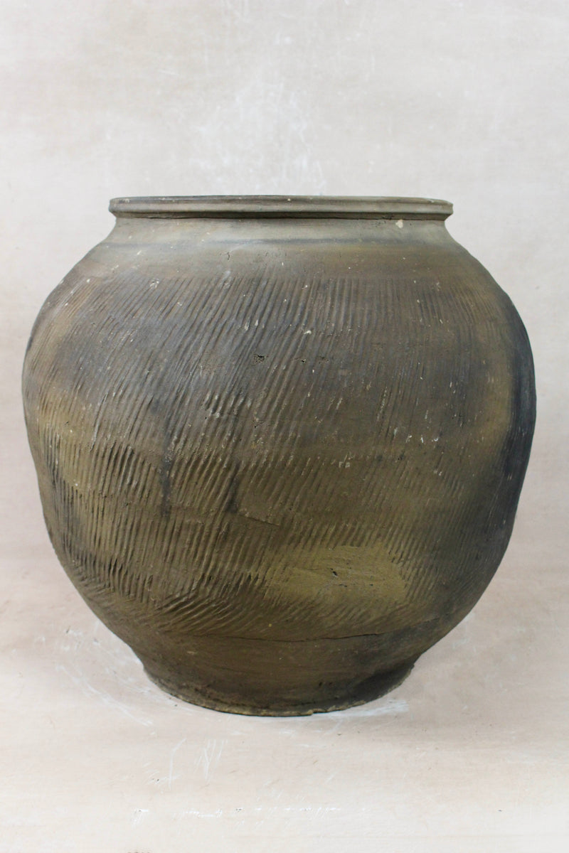 Vintage Textured Grey Pot - VT19