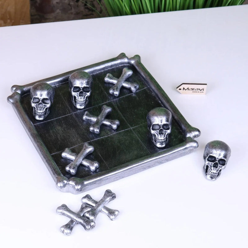 Skull and Crossbones Game Tic Tac Toe