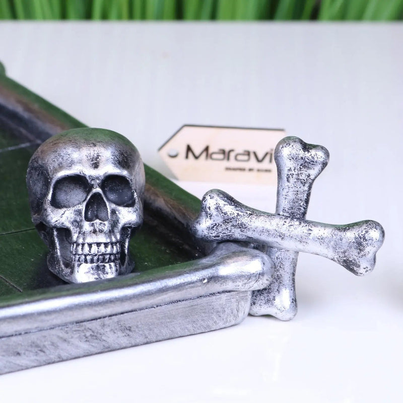 Skull and Crossbones Game Tic Tac Toe