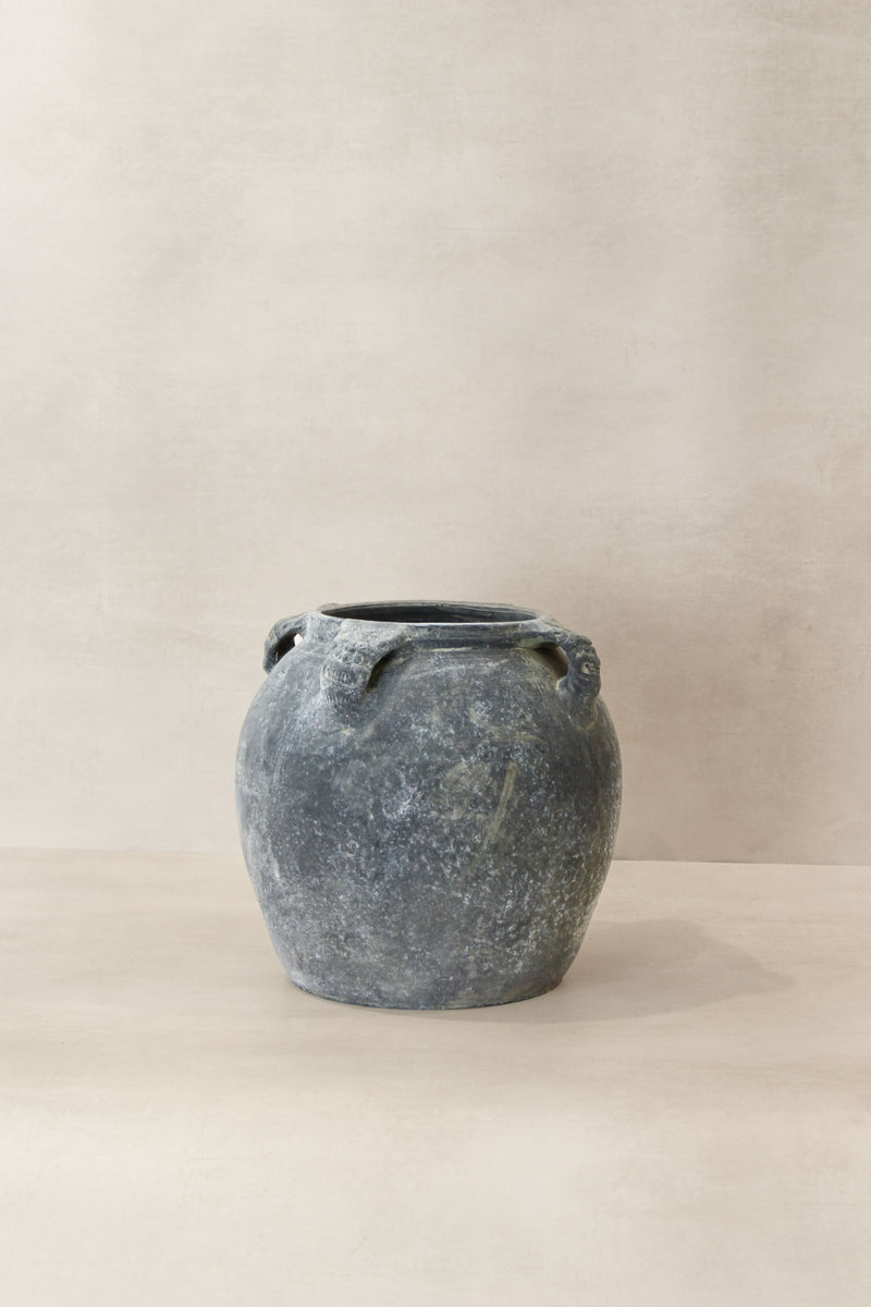 Vintage Lion Ears Dark Pot - De03