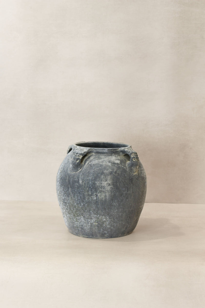 Vintage Lion Ears Dark Pot - De03