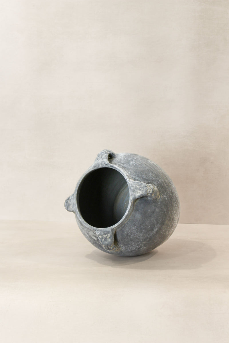Vintage Lion Ears Dark Pot - De03