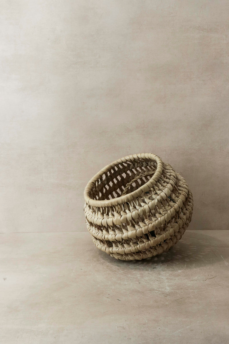 Handmade Palm leaf lamp shade, Mozambique - 12.1