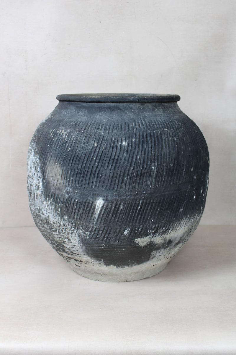 Vintage Textured Grey Pot - VT09