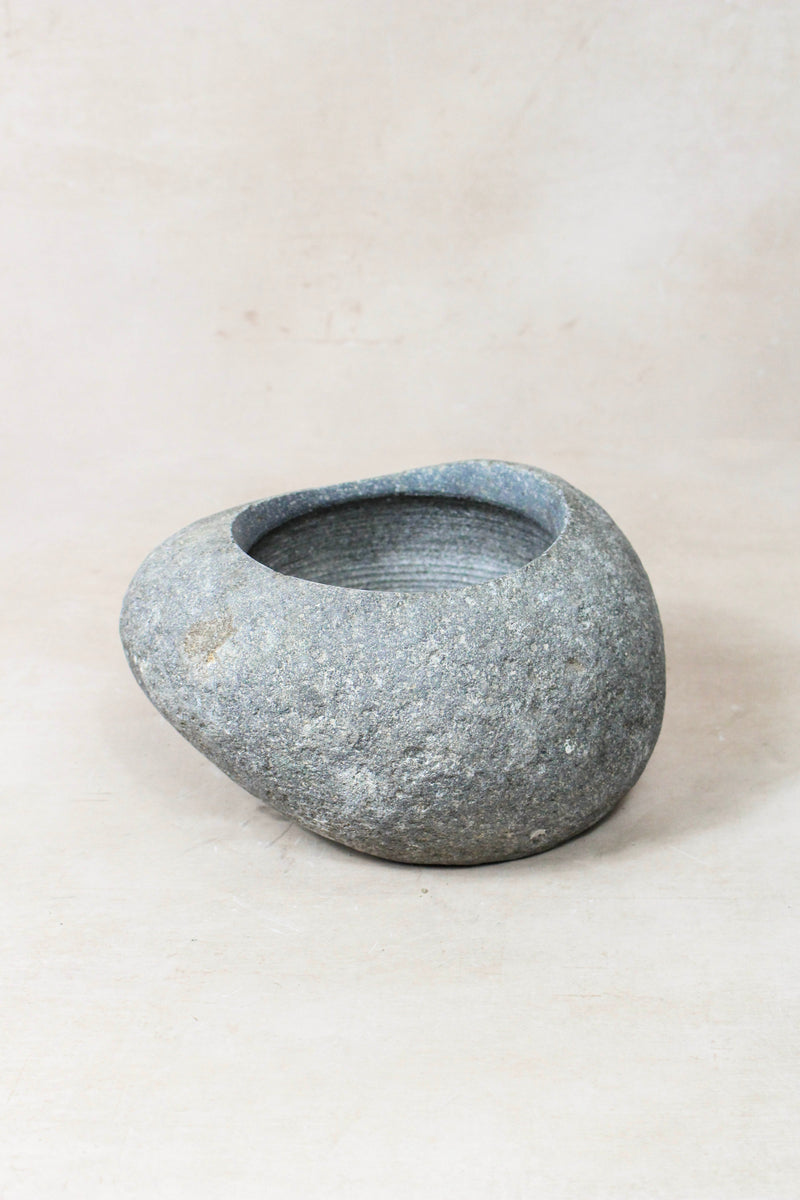 River Stone Planter Pot 22.2