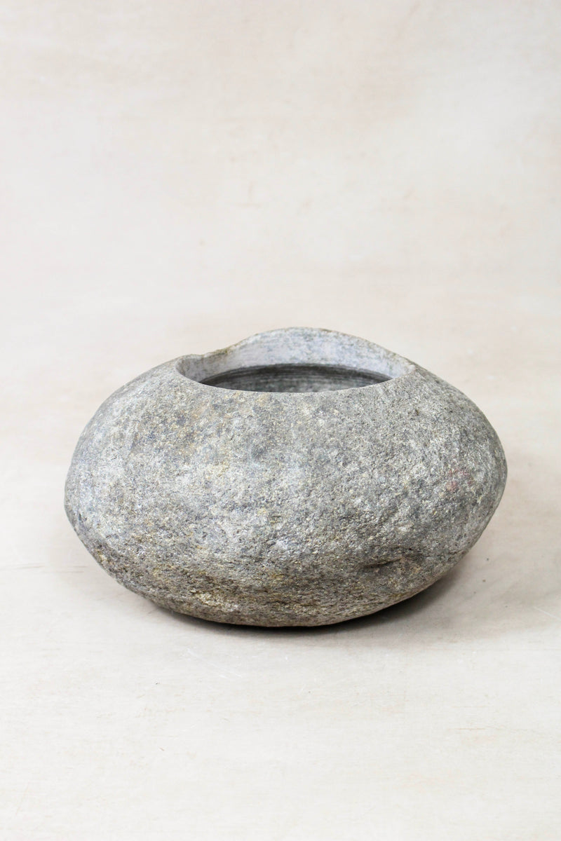 River Stone Planter Pot 22.4