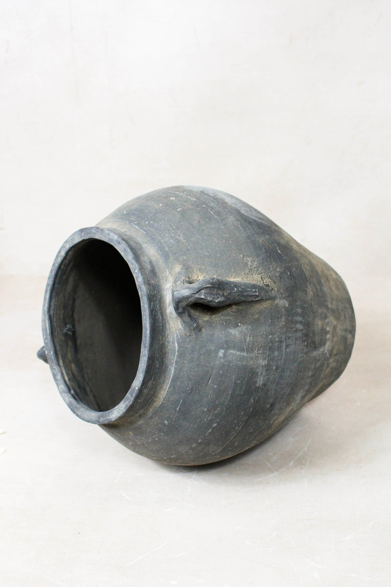 Vintage Dark pot with ears - E2.6