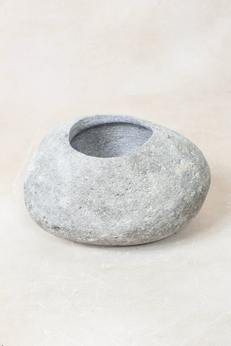 River Stone Planter Pot 22.16