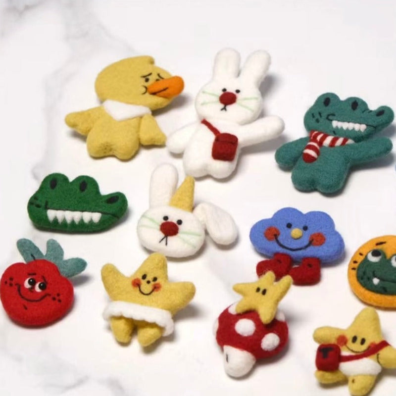 NINIGOGO | UO Star & Bag Needle Felted Brooch