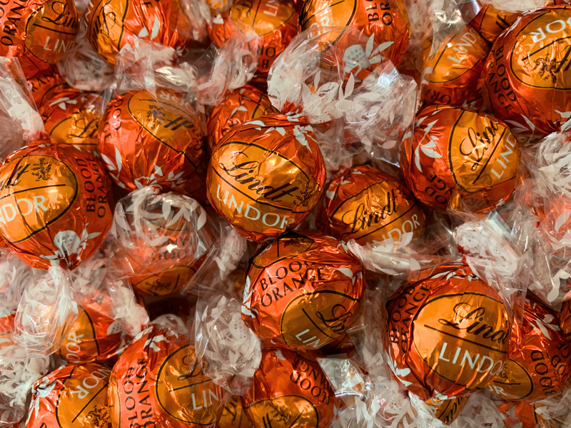 Blood Orange Milk Chocolate Lindt Lindor