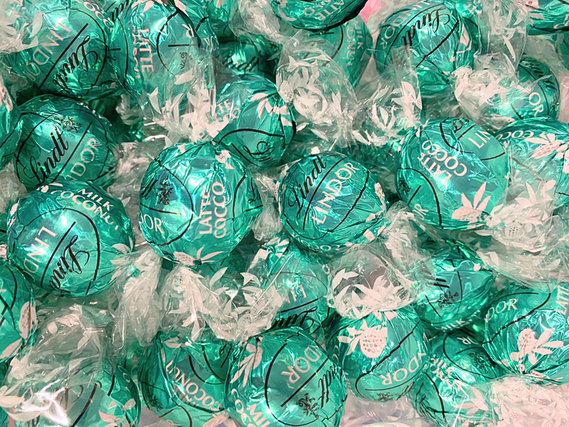 Coconut Milk Chocolate Lindt Lindor