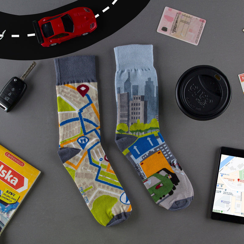 1 Pack Unisex Mismatched Novelty Odd Socks - Big City Life