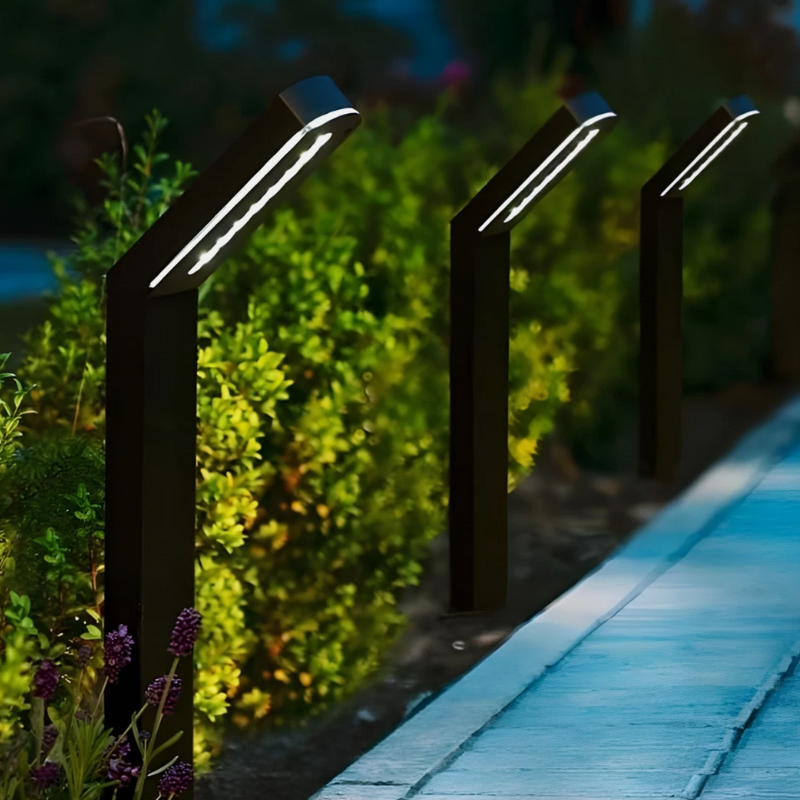 50L 3Pk Large Outdoor Solar Stake Lights