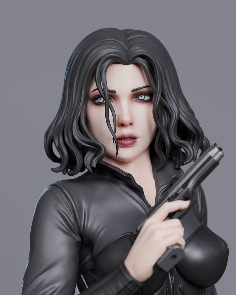 Selene Figurine Figurine