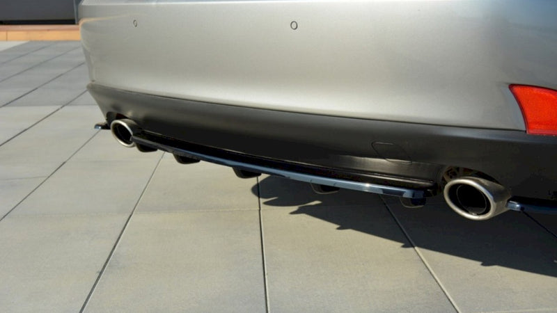 Maxton Design - CENTRAL REAR SPLITTER LEXUS IS 200T MK3 (WITH VERTICAL BARS) (2013- 2016)
