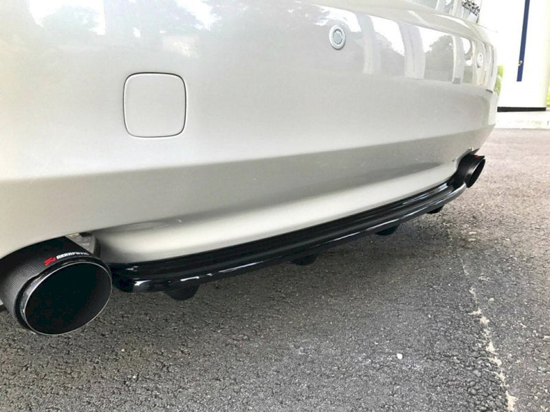 Maxton Design - CENTRAL REAR SPLITTER LEXUS GS 300 MK3 FACELIFT (WITH VERTICAL BARS)