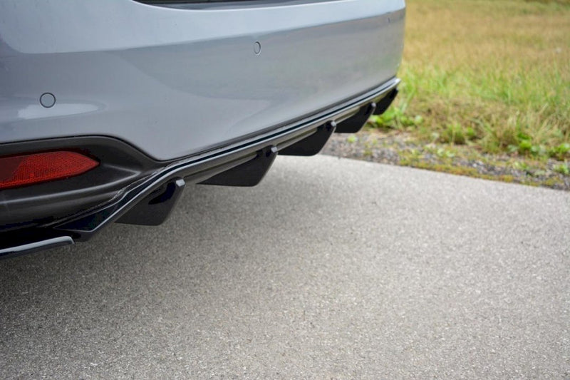 Maxton Design - REAR VALANCE FIAT TIPO STATION WAGON S-DESIGN (2016-UP)