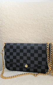 ikrush-nika-check-print-clutch-bag-1599564071image00002-44.jpg