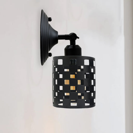 black_wall_lamp.jpg