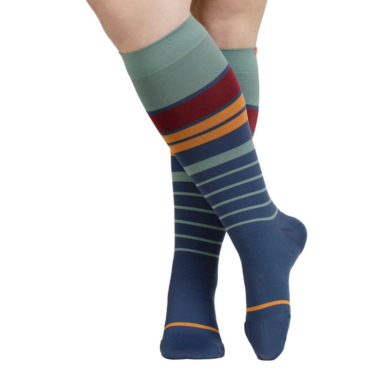 1 Pack Wide Calf Nylon Graduated Compression Socks | 15-20 mmHg