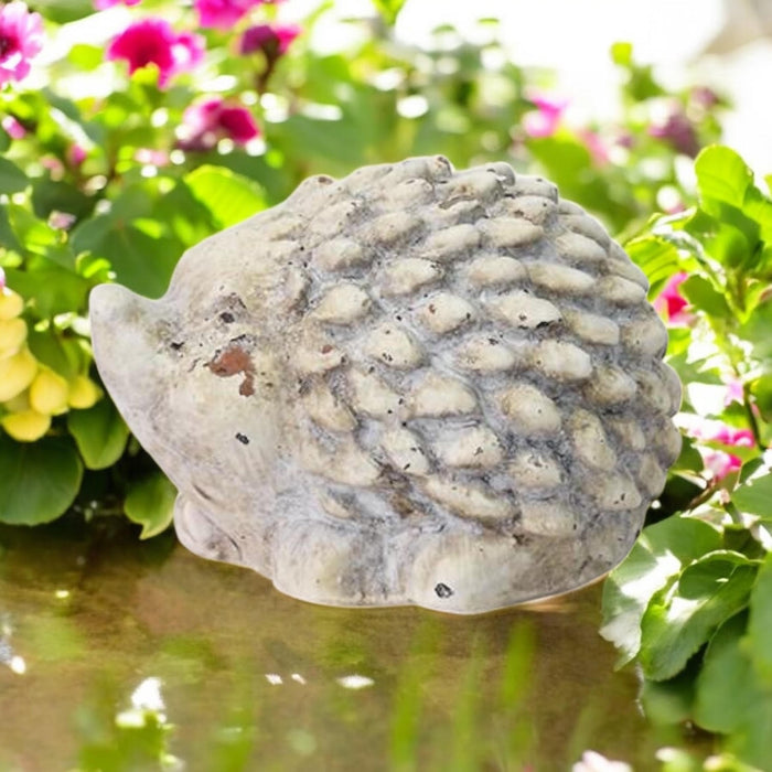 10CM CREAM CEMENT HEDGEHOG